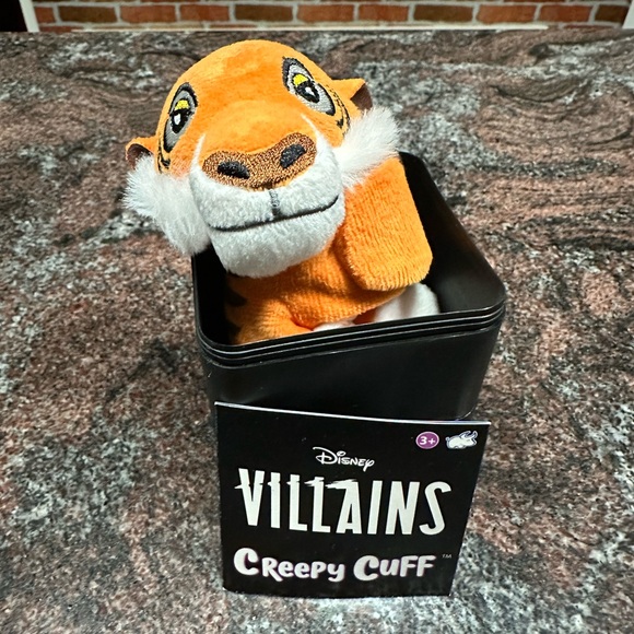 NEW- Disney Villains Creepy Cuff- Shere Kahn Jungle Book - Picture 1 of 4
